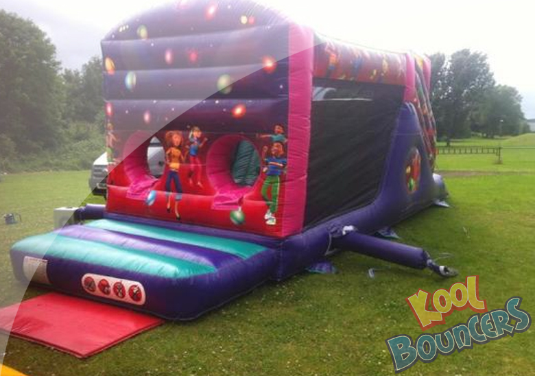 bouncy castle hire in cambridge featuring bouncy obstacle course